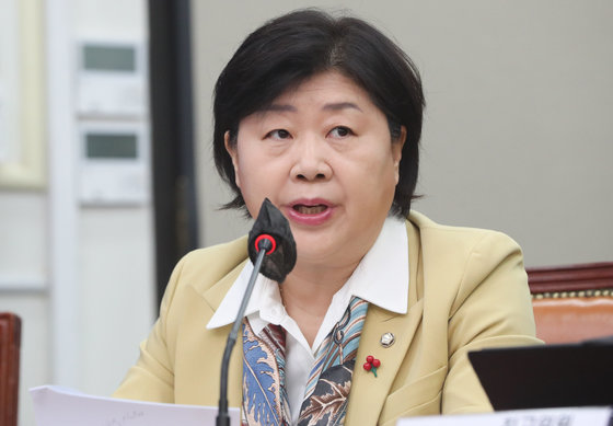 서영교 더불어민주당 최고위원이 8일 서울 여의도 국회에서 열린 최고위원회의에서 발언하고 있다. 2022.2.8/뉴스1