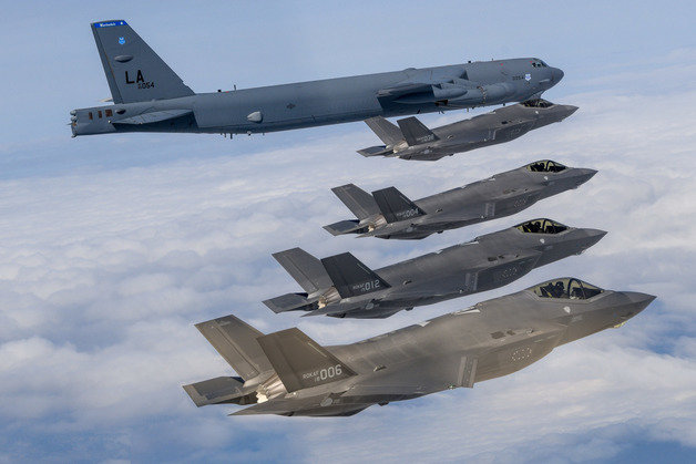 ?? ??? 14? ??? ???? ??? F-35A ???? ?? B-52H ?????, F-16 ???? ??? ??? ??????? ???? ??. (??? ??) 2023.4.14/??1