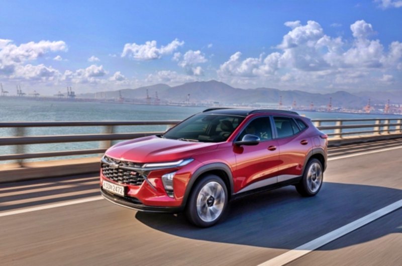 주행 중인 쉐보레 트랙스 크로스오버. 출처=쉐보레