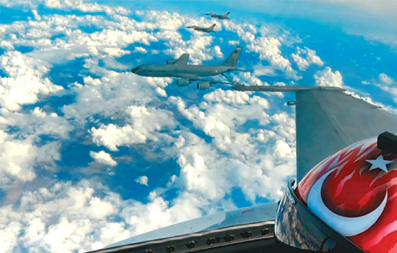 나토 연례 핵억지 훈련 ‘스테드패스트 눈’에서 튀르키예 공군 F-16 전투기와 공중급유기가 편대 비행하고 있다. 사진 출처 나토 홈페이지