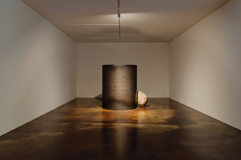 ??????? ???? ?? ???? ‘Relatum(???)’ ???. ‘Relatum -The Sound Cylinder’ ?Ufan Lee/ADAGP, Paris – SACK, Seoul 2023. ????? ??