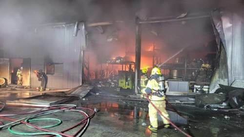 지난달 2일 제주시 봉개동 소재 식품 가공 공장에 불을 낸 50대가 경찰에 붙잡혀 구속 송치됐다.(사진=제주소방서 제공.뉴스1