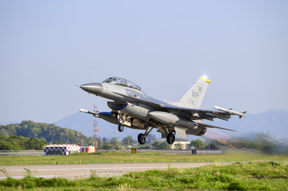 미 공군 F-16 전투기 자료사진. 뉴스1