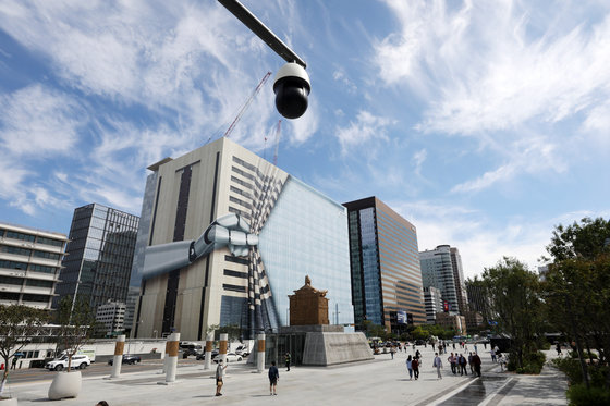 서울 세종대로 광화문광장에 설치된 CCTV. /뉴스1