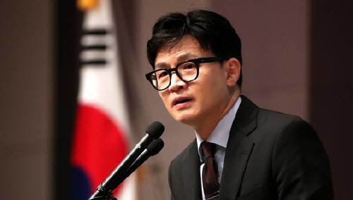 한동훈 법무부 장관이 11일 서울 프레스센터에서 열린 제41회 교정대상 시상식에서 치사를 하고 있다. 뉴스1