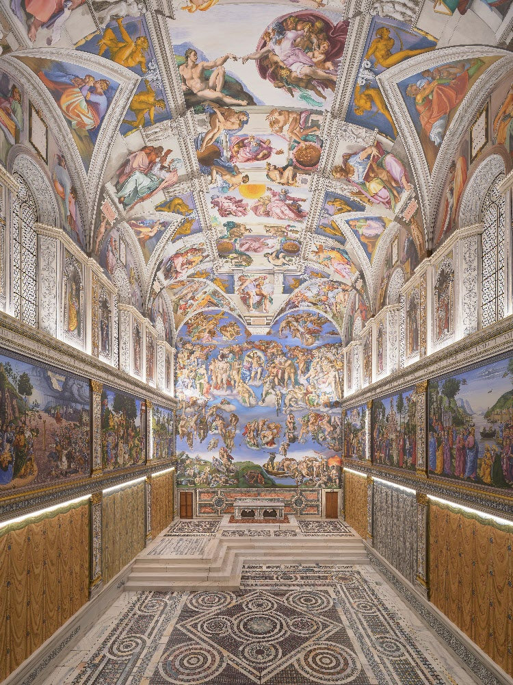 이탈리아의 조각가이자 행위예술가인 마우리치오 카텔란의 ‘무제’(2018년). 미켈란젤로의 걸작 ‘최후의 심판’으로 유명한 바티칸 
시스티나 성당을 약 5분의 1로 줄인 복제품(?)을 만들었다. 이것은 시스티나 성당의 카피인가, 짝퉁인가, 아니면 별도의 
예술품인가. 김경태 씨 제공