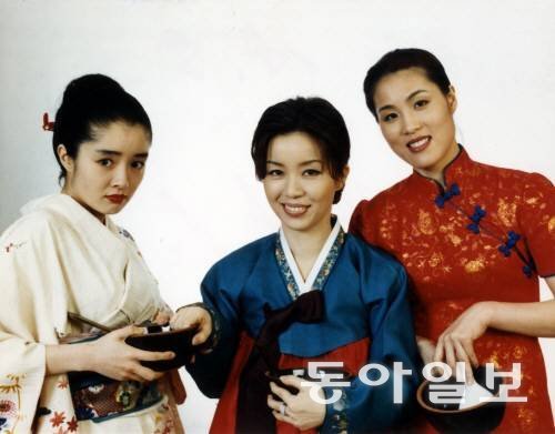 1996년 KBS 일일드라마 며느리 삼국지에 출연한 자오즈민 씨(오른쪽). KBS 화면 캡처