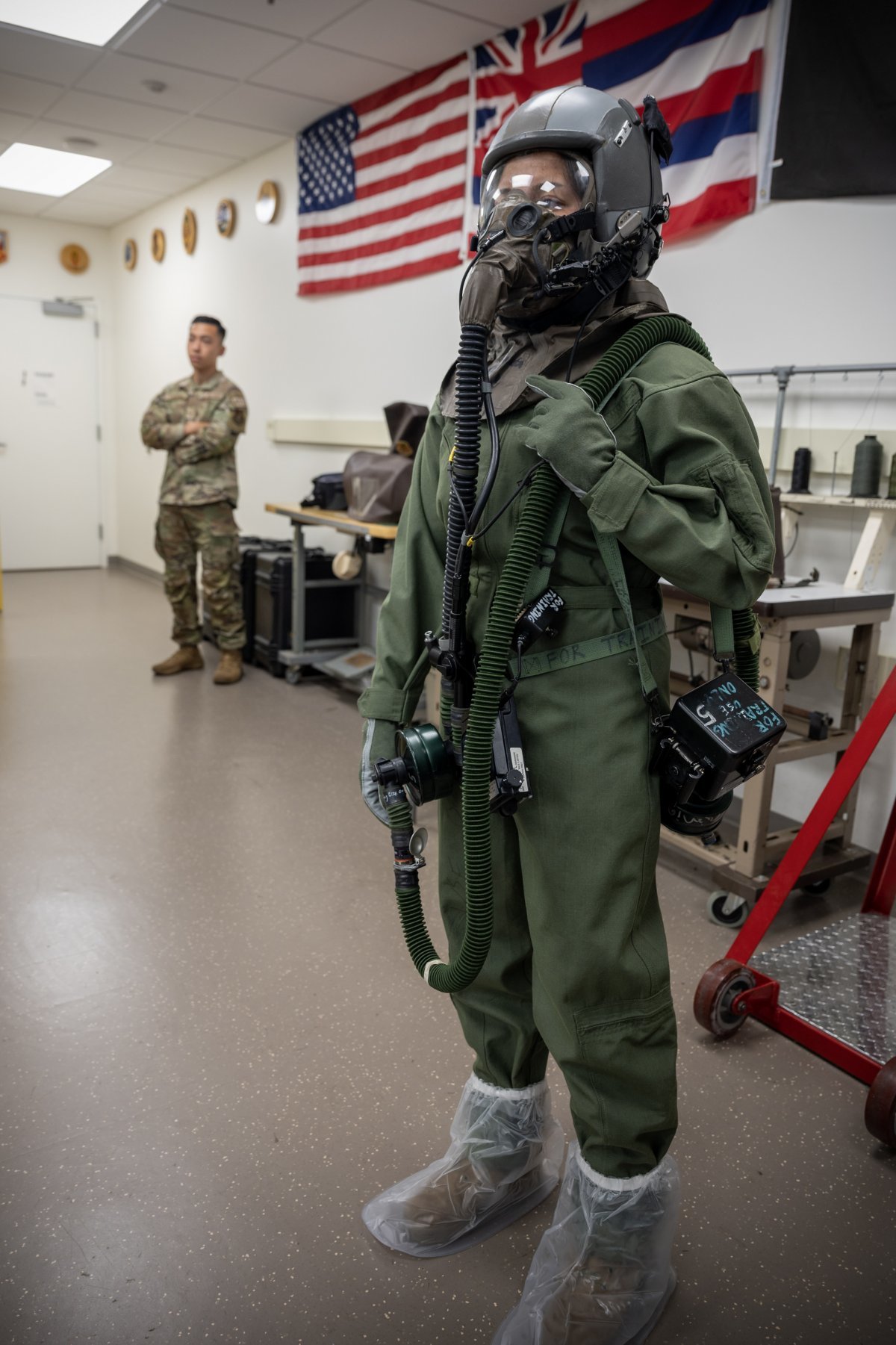 하와이 히캄 합동 기지에서 단계적 발사 및 복구 작전 훈련에서  조종사가 시연하고 있다. 미 공군 제공