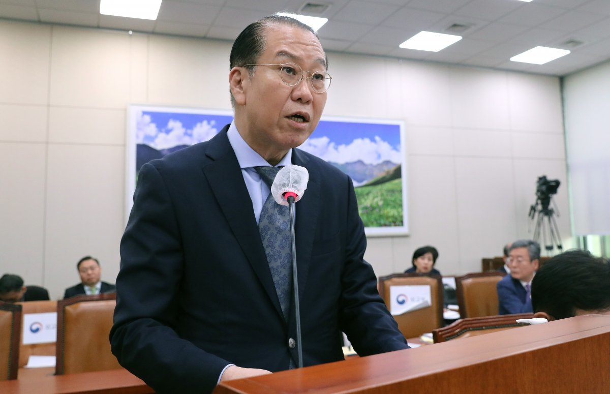 Minister of Unification Kwon Young-se reports pending issues at the plenary meeting of the Foreign Affairs and Unification Committee held at the National Assembly in Yeouido, Seoul on the morning of the 24th.  2023.5.24/News 1
