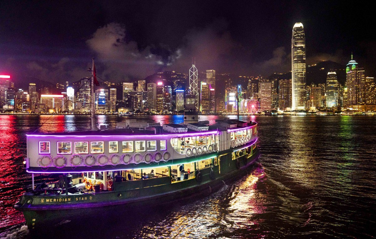 주룽반도와 홍콩섬을 오가는 스타페리에서 바라본 야경. 홍콩관광청 제공