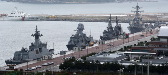 29일 부산 남구 해군작전기지에 우리나라·호주 해군 함정과 일본 해상자위대 함정, 미국 해군 함정(왼쪽부터)(이 접안해 있다. 2023.5.29/뉴스1 ⓒ News1