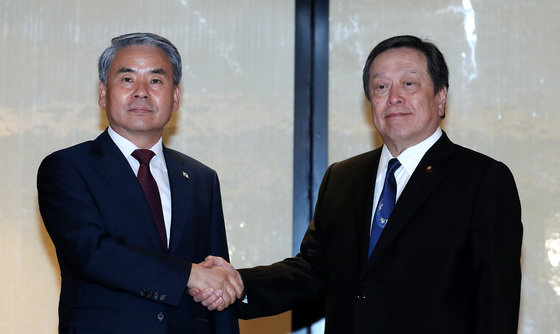 이종섭 국방부 장관(왼쪽)과 하마다 야스카즈 일본 방위상. 2023.6.4/뉴스1 ⓒ News1