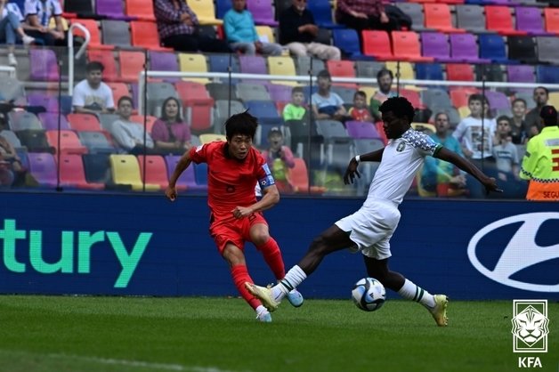 4일(현지시간) 오후 아르헨티나 산티아고 델 에스테로 스타디움에서 열린 2023 국제축구연맹(FIFA) 20세 이하(U-20) 월드컵 8강전 한국과 나이지리아의 경기에서 이승원이 공격을 시도하고 있다. (대한축구협회 제공) 2023.6.5 뉴스1