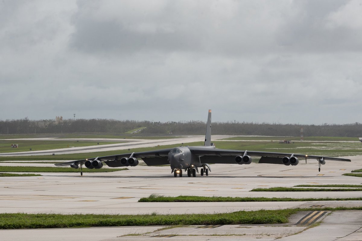 괌 앤더슨 공군기지에 도착해있는 B-52H. 미 공군 제공