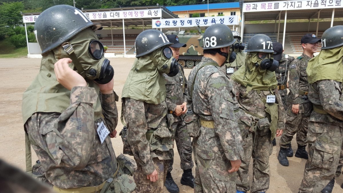 홀트학교 전공과 학생들이 11사단 신병교육대대에서 1박2일 병영체험을 하는 모습. 사진=본인 제공