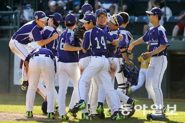 2014 리틀리그 월드시리즈 정상을 차지한 한국 대표팀. 윌리엄스포트=AP 뉴시스