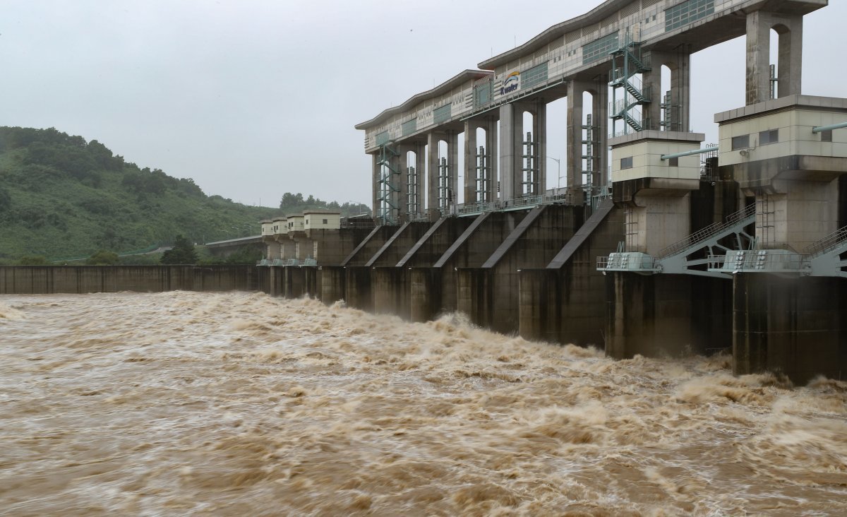 경기도 연천군에 위치한 군남댐. 북한이 황강댐을 방류할 경우 직접 영향을 받는 우리 측 댐이다. 뉴스1