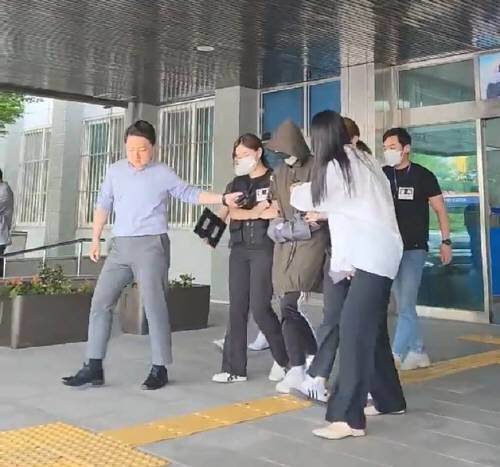 경찰이 ‘대전 영아방치 사망사건’ 20대 친모 A 씨를 살인죄와 사체은닉죄 혐의로 검찰에 송치했다. 뉴스1