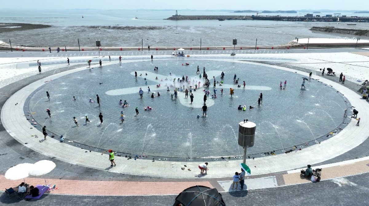 남당항 해양공원의 음악분수. 홍성군 제공