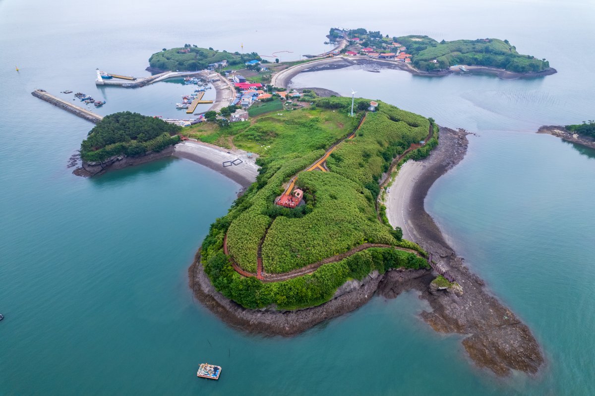 홍성의 유일한 유인도인 죽도.