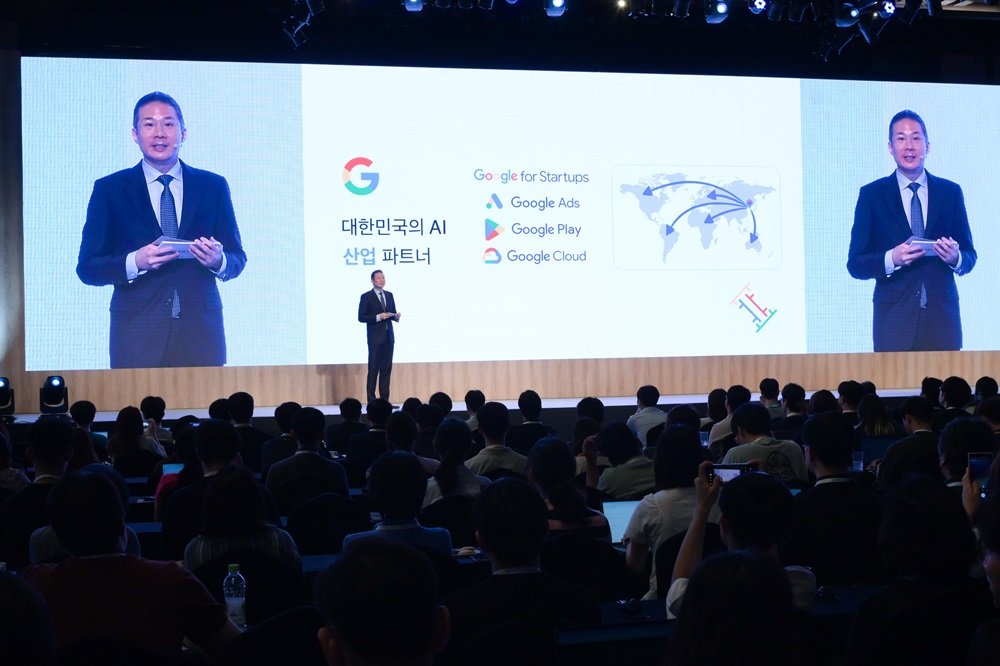 김경훈 구글코리아 사장이 인공지능위크 행사에서 발표하고 있다. 출처=구글코리아