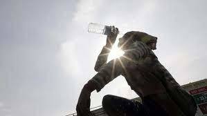 계속되는 폭염에 미국 텍사스 주민이 물을 마시는 모습. 미국 기상청(NWS) 홈페이지