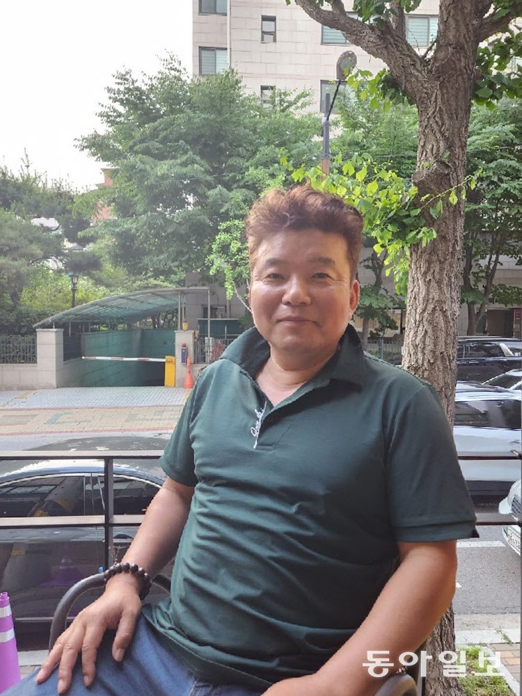 1996년 은퇴 후 운동을 거의 하지 않았던 황영조 국민체육진흥공단 마라톤팀 감독은 내년 풀코스 완주를 위해 몸만들기에 한창이다. 이헌재 기자 uni@donga.com