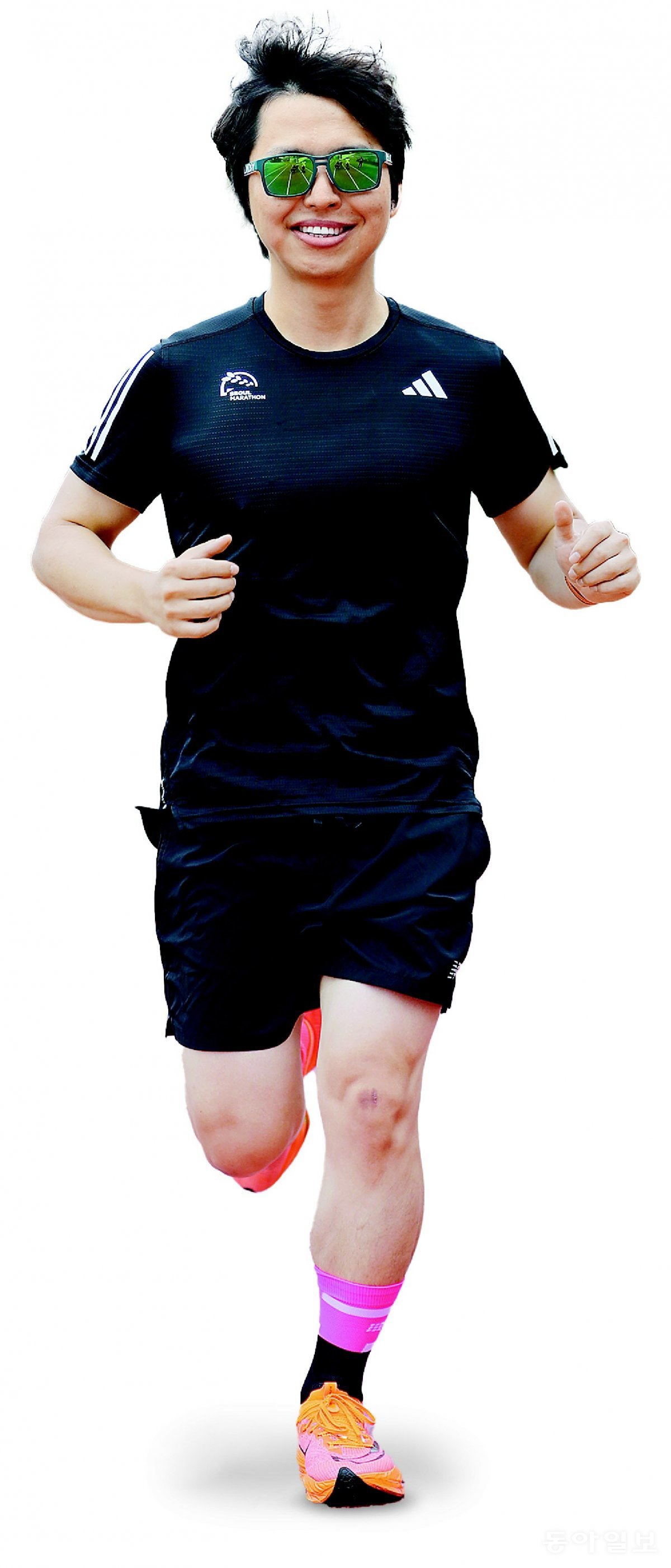 서현민 한양대 구리병원 교수는 체중 감량을 위해 달리기를 시작했다가 마라톤에 빠져들었다. 달리고 4개월 만에 체중이 9kg 빠지면서 건강 체질로 돌아왔다. 서 교수가 한양대 운동장을 달리고 있다. 안철민 기자 acm08@donga.com