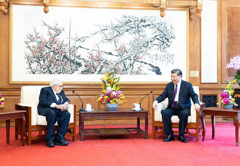 시진핑 중국 국가 주석과 헨리 키신저 전 미국 국무장관. 사진 = 신화통신 뉴시스