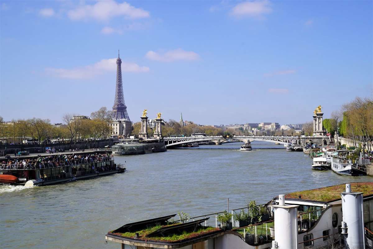 프랑스 파리에서 열리는 2024년 하계 올림픽은 센강에서 개막식이 열린다. 사진은 알렉상드르 3세 다리와 에펠탑.