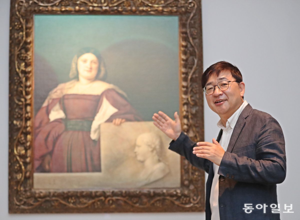 티치아노의 1510~1512년경 작품 ‘여인(달마티아의 여인)’ 앞에 선 양정무 한예종 미술원 교수. 안철민 기자 acm08@donga.com