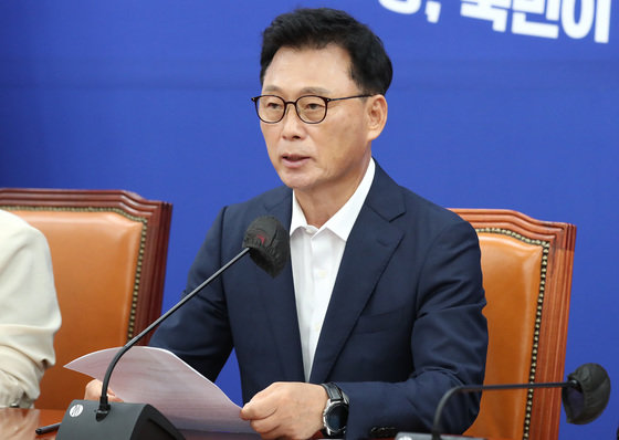 박광온 더불어민주당 원내대표가 3일 서울 여의도 국회에서 열린 정책조정회의에서 모두발언을 하고 있다. 2023.8.3. 뉴스1