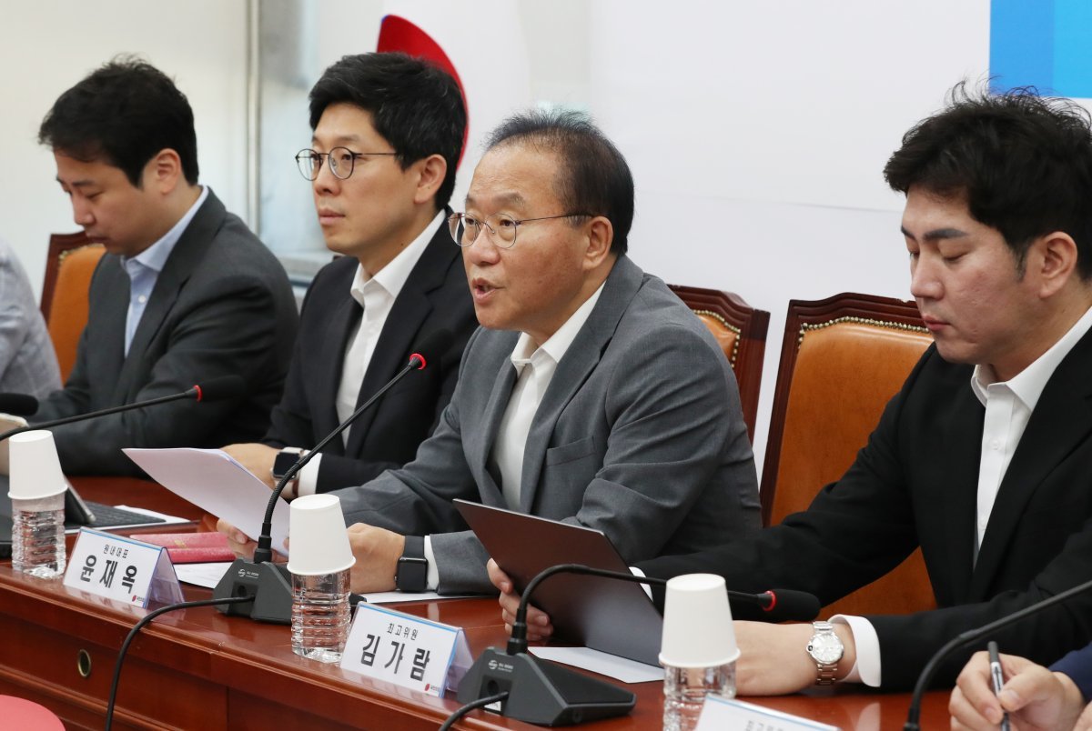 윤재옥 국민의힘 원내대표가 3일 오전 서울 여의도 국회에서 열린 최고위원회의에서 발언을 하고 있다. 2023.8.3/뉴스1