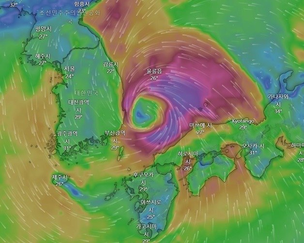 제6호 태풍의 10일께 유럽 모델 ECMWF의 예상 이동 진로. 일본 규슈 지방을 뚫고 남은세력이 경상 동해안 앞으로 진출한 것으로 예측된다. ⓒ News1