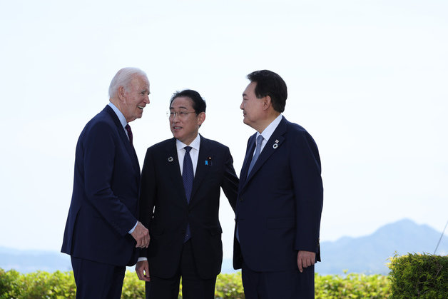 왼쪽부터 조 바이든 미국 대통령, 기시다 후미오 일본 총리, 윤석열 대통령. (대통령실 제공) 2023.5.21