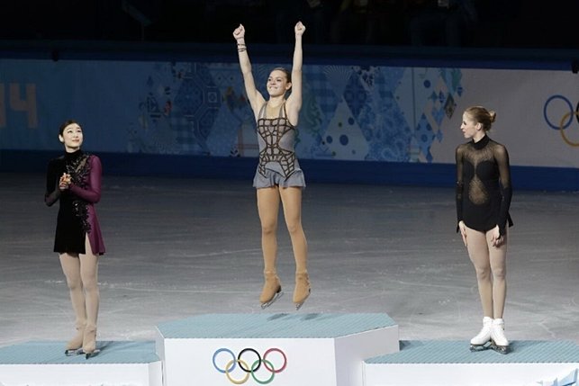 2014년 소치 올림픽 피겨스케이팅 여자 싱글 메달리스트 김연아, 아델리나 소트니코바, 카롤리나 코스트너(왼쪽부터). 소치=AP 뉴시스