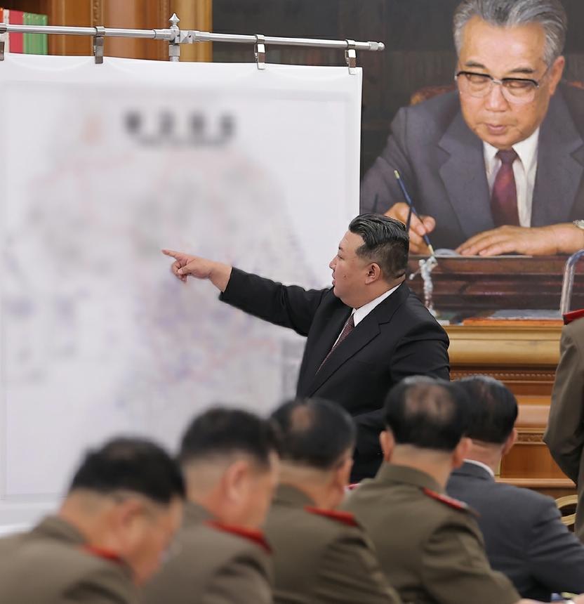 김정은, 서울-계룡대 가리키며 “공세적 전쟁준비”