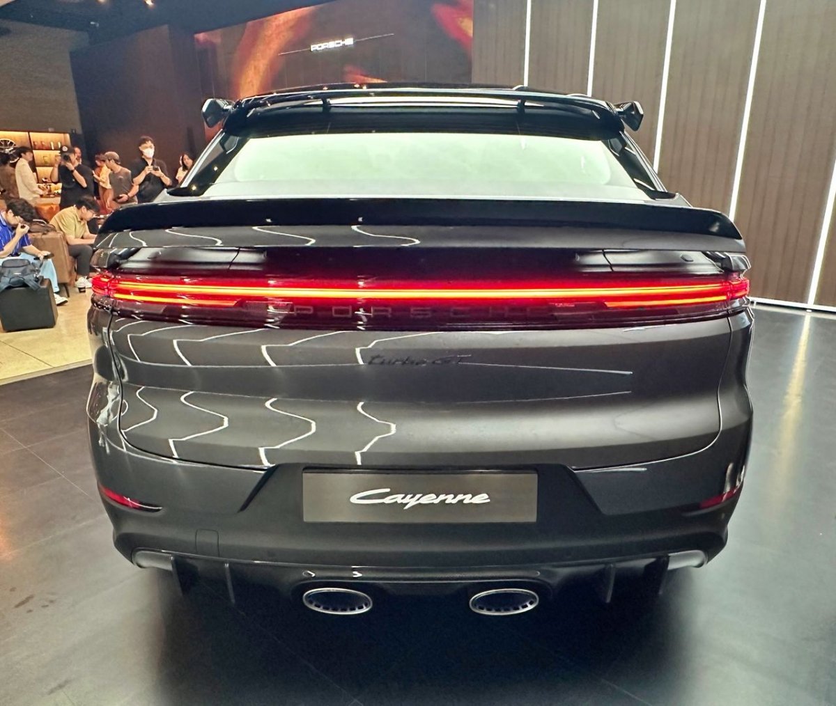 포르쉐 신형 카이엔 터보 GT 후면부 / 출처=IT동아