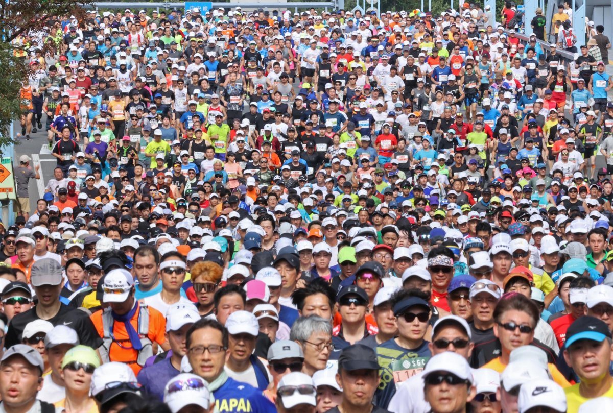 27일 일본 삿포로 거리를 가득 메운 홋카이도 마라톤 2023 참가자들의 모습. 홋카이도신문 제공