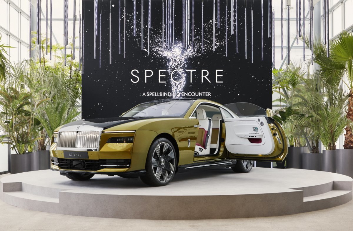 롤스로이스의 첫 전기차 모델 ‘스펙터’. 가격은 6억2200만 원부터 시작한다고 발표했다. 롤스로이스 제공