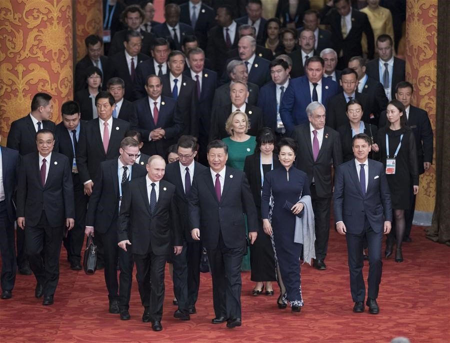 2019년 4월 26일시진핑 국가주석과 부인 펑리위안 여사가 베이징에서 열린 ‘제2차일대일로 국제협력 정상포럼’ 만찬에 참석하고 있다. 자료 = CMG
