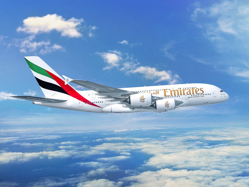 UAE 두바이 국영 항공사인 에미레이트항공은 잉글랜드 아스널과 이탈리아 AC밀란 등을 후원하고 있다. 에미레이트항공 홈페이지 캡처