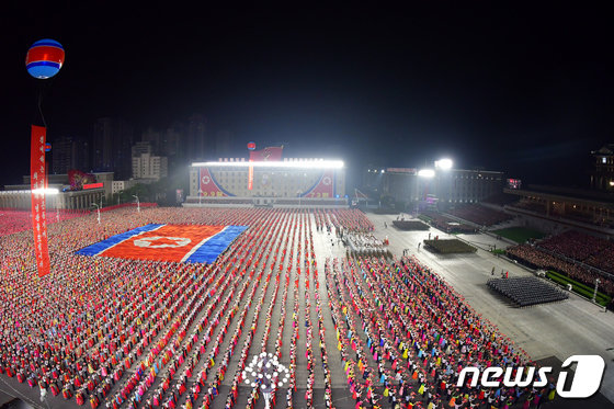 북한이 지난 2021년 9월 정권 수립 73주년을 기념해 개최한 민간 및 안전무력 열병식. (평양 노동신문=뉴스1)