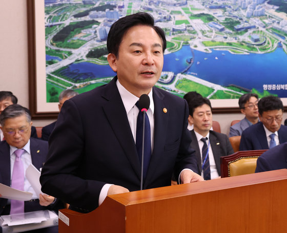 원희룡 국토교통부 장관이 7일 서울 여의도 국회에서 열린 국토교통위원회 전체회의에서 제안설명을 하고 있다. 2023.9.7. 뉴스1