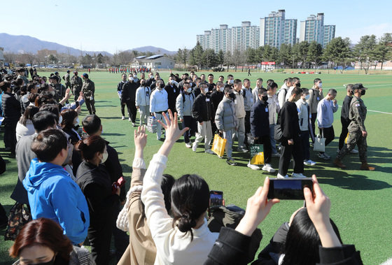 지난 3월 육군 제55보병사단 사령부에서 열린 신병 입영식. 2023.3.14. 뉴스1