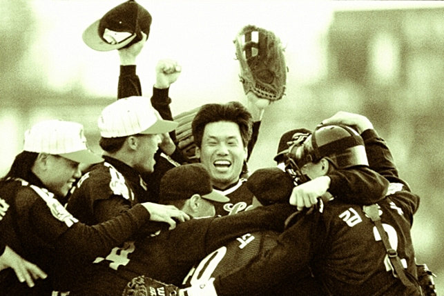 1994년 한국시리즈 우승 당시 LG 선수단. LG 제공