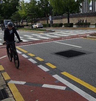 유인촌 문체부 장관 후보자 첫출근