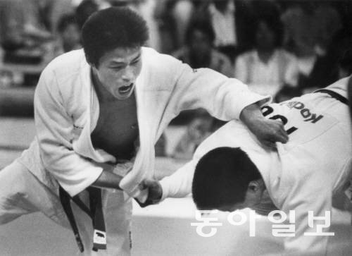 1984년 LA 올림픽에서 은메달을 딴 김재엽 교수는 1986년 서울 아시안게임에서는 당당히 금메달을 목에 걸었다. 동아일보 DB