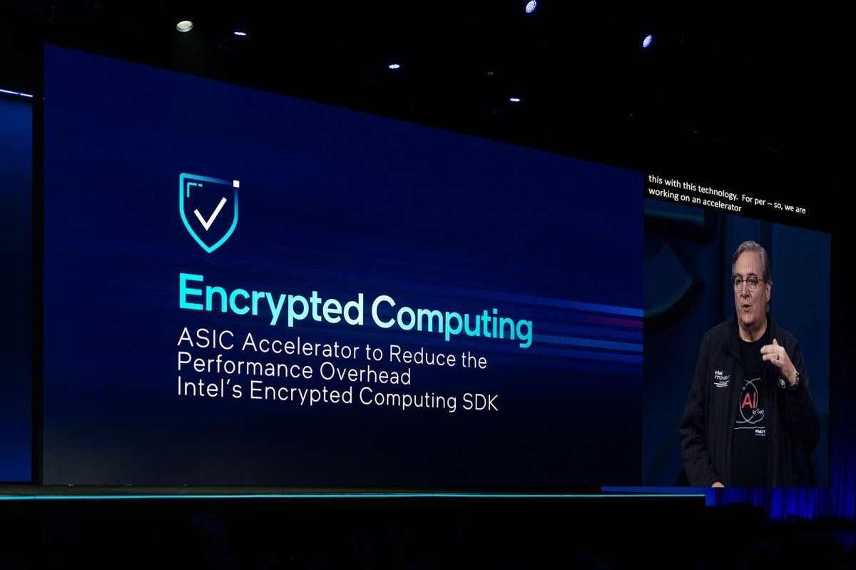 인텔은 동형 암호화 기술을 위한 전용 반도체와 소프트웨어 툴킷을 소개했다 / 출처=IT동아