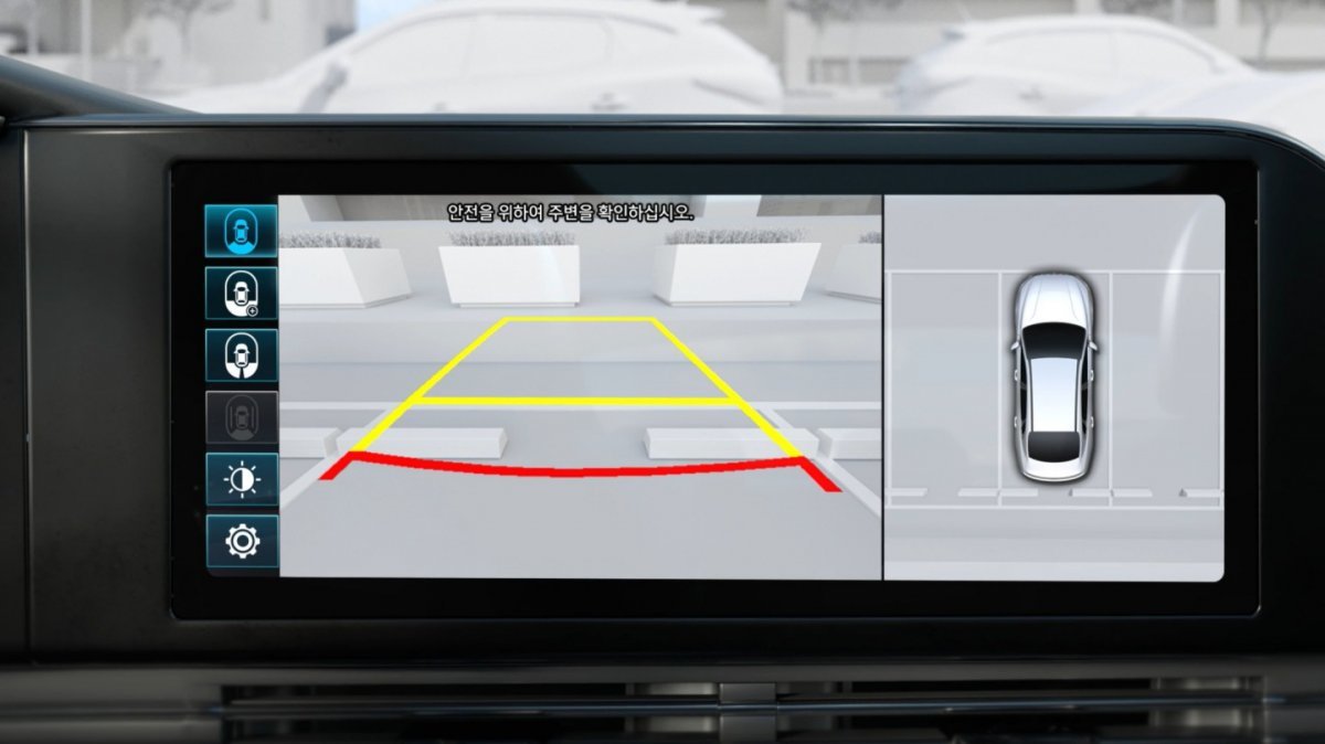 서라운드 뷰가 작동하는 모습 / 출처=현대차